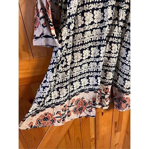 Papillon Floral Dress Size Medium (3030) - Picture 3 of 6